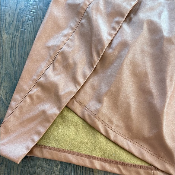 SHEIN Privé Faux Leather Asymmetrical Hem Skirt - Picture 7 of 9